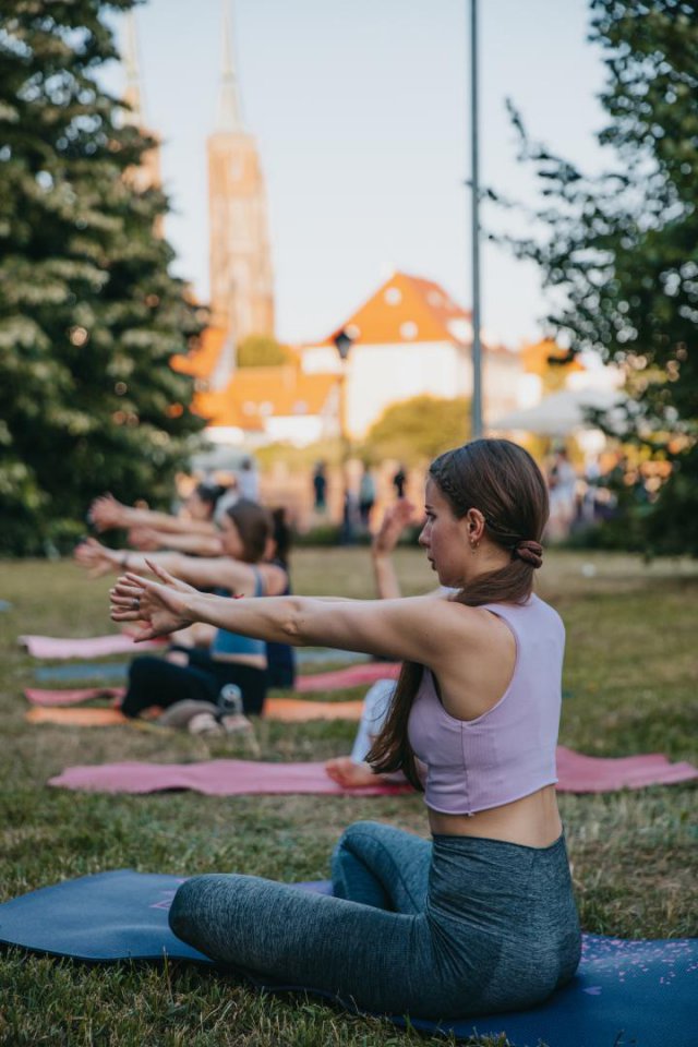 [FOTO] Wrocławianie obchodzili Dzień Jogi