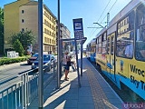 [FOTO] Przystanek Kolejowa po śmiertelnym wypadku z udziałem pasażera oczekującego na tramwaj