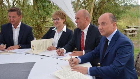 >>> ZATRUCIE ODRY | Cztery samorządy razem dla ratowania Odry. Marszałkowie nadodrzańskich regionów podpisali Porozumienie