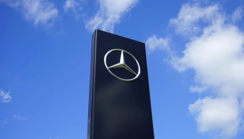 Akcesoria i zegarki Mercedes-Benz - gadżety dla miłośników motoryzacji i dobrego stylu