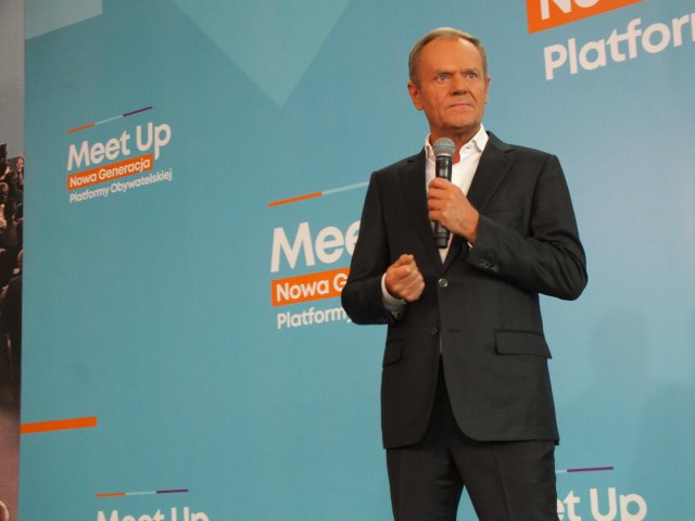 Donald Tusk do młodych we Wrocławiu: nie obrażajcie się na Polskę