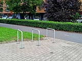 We Wrocławiu montowane są kolejne stojaki na rowery. Ile ich powstało w ostatnim czasie? [Foto]