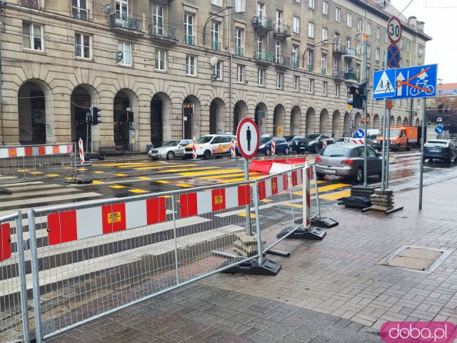 Utrudnienia na ulicy Świdnickiej i placu Kościuszki. Jak wygląda organizacja ruchu? [Foto]