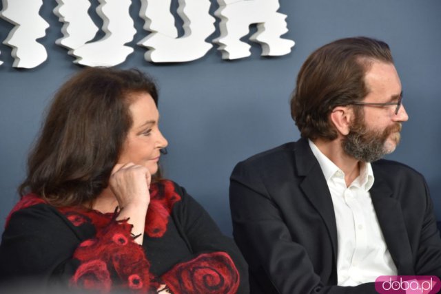 Wspomnienia z powodzi tysiąclecia w 1997 roku przeniesione na duży ekran. Tomasz Kot, Anna Dymna i inni opowiadają o pracy nad serialem Wielka Woda
