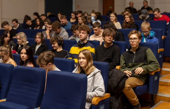Wrocławscy licealiści dowiadywali się, jak bezpiecznie korzystać z internetu [Foto]