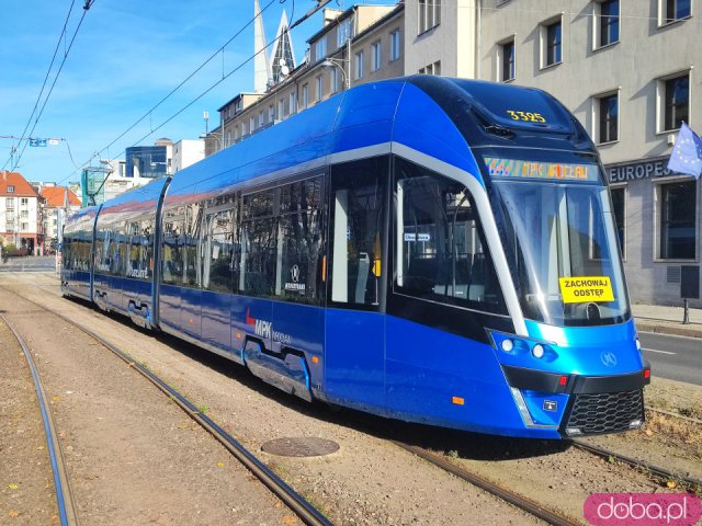 Pan po prostu kłamał. Prezes MPK odniósł się do nieprawdziwych słów wojewody Obremskiego. Zaprezentowano również 25. tramwaj Moderus Gamma [Foto]