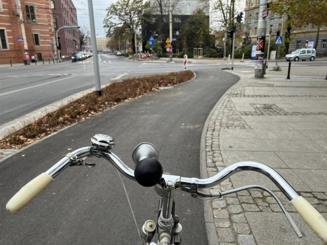 Droga rowerowa przy Sądowej będzie gotowa do końca roku [Foto]