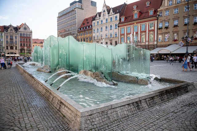 Rozpoczął się remont najpopularniejszej wrocławskiej fontanny [Foto]