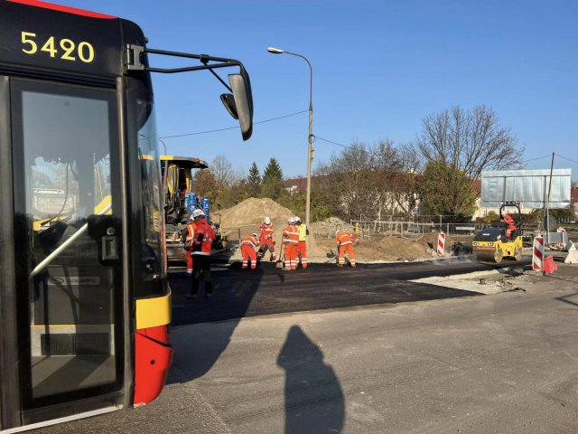 Prace na ul. Dembowskiego chylą się ku końcowi. Ruch wahadłowy jeszcze kilka dni [Foto]