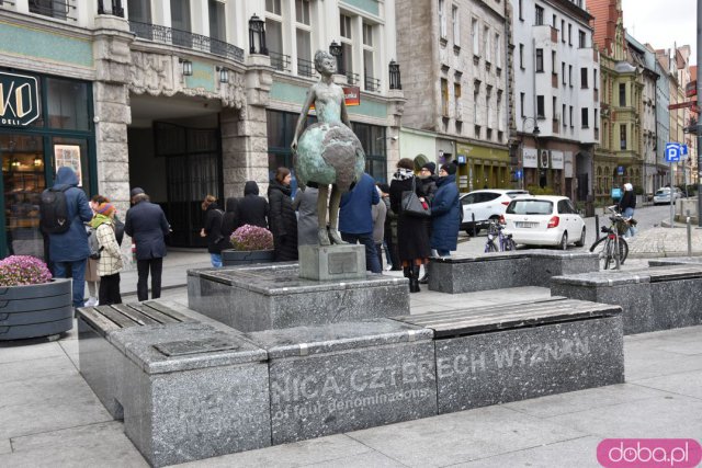 Uroczyście otwarto skwer Wzajemnego Szacunku. Gdzie się znajduje i dlaczego wybrano to miejsce? [Foto]