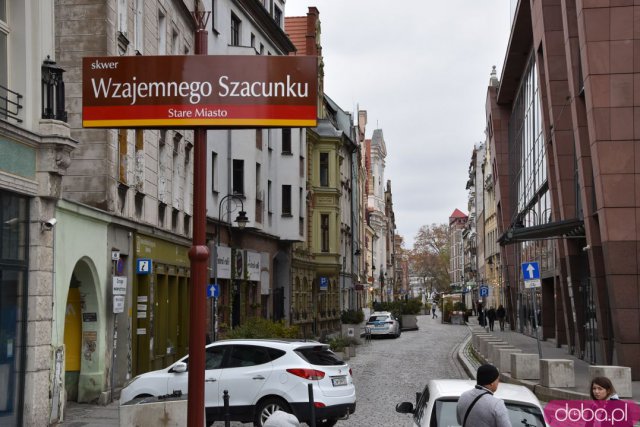 Uroczyście otwarto skwer Wzajemnego Szacunku. Gdzie się znajduje i dlaczego wybrano to miejsce? [Foto]