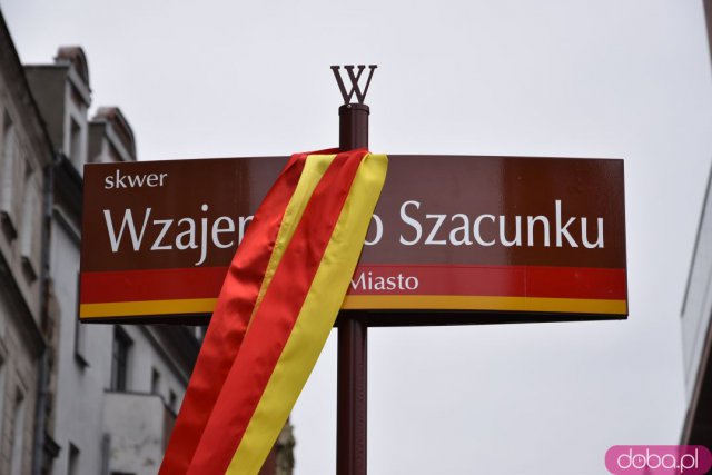 Uroczyście otwarto skwer Wzajemnego Szacunku. Gdzie się znajduje i dlaczego wybrano to miejsce? [Foto]