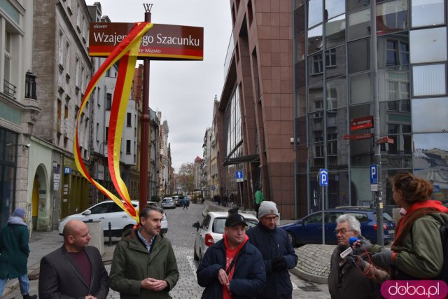 Uroczyście otwarto skwer Wzajemnego Szacunku. Gdzie się znajduje i dlaczego wybrano to miejsce? [Foto]