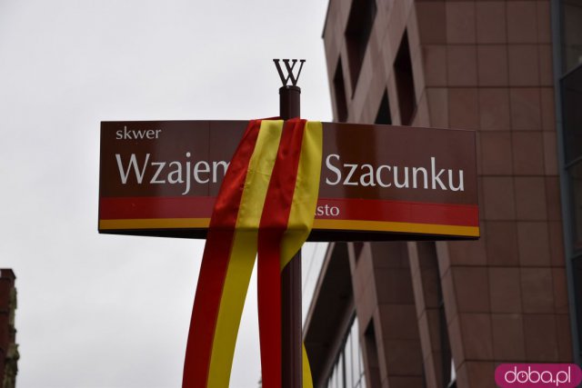 Uroczyście otwarto skwer Wzajemnego Szacunku. Gdzie się znajduje i dlaczego wybrano to miejsce? [Foto]