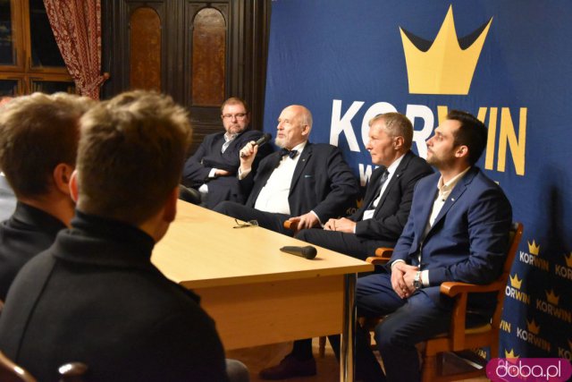 PiS jest partią czysto lewicową. Łukaszenka to facet o mentalności dyrektora PGR-u. Spotkanie z Januszem Korwinem-Mikke [Foto]