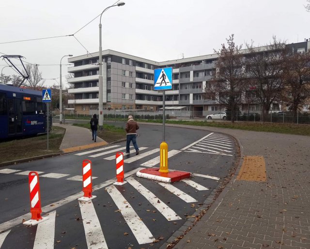 Na pętli Tarnogaj zakończono budowę przejścia dla pieszych [Foto]
