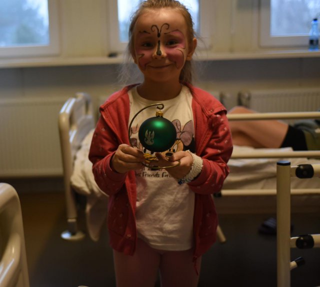 Święty Mikołaj nie zna granic! Dolnośląscy terytorialsi odwiedzili dzieci [Foto]