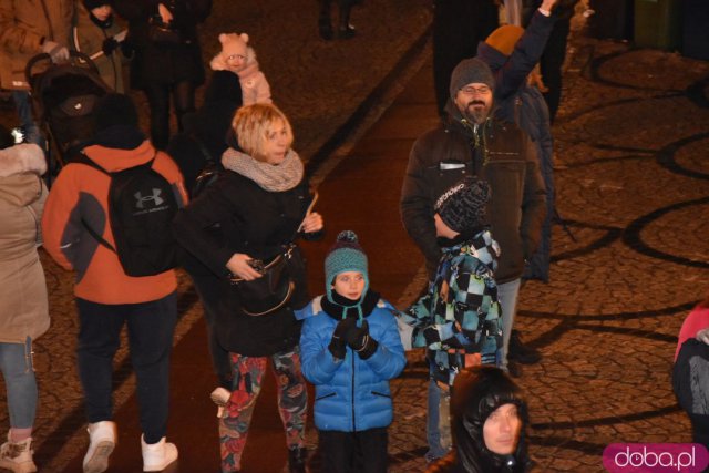 Uczniowie wrocławskich szkół muzycznych dali koncert na Jarmarku Bożonarodzeniowym [Foto]