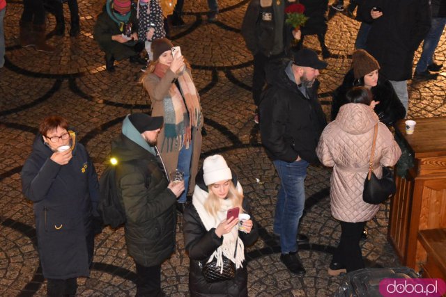 Uczniowie wrocławskich szkół muzycznych dali koncert na Jarmarku Bożonarodzeniowym [Foto]