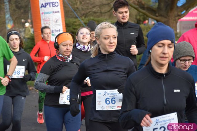 Ponad 500 osób na starcie Sylwestrowego Biegu! Wrocławska Dycha i Piątka za nami [DUŻO ZDJĘĆ]