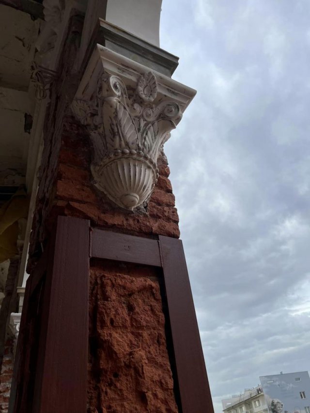 Czy pod ziemią zostaną znalezione kolejne skarby? Trwa odkopywanie pomieszczenia pod Bastionem Sakwowym [Foto]