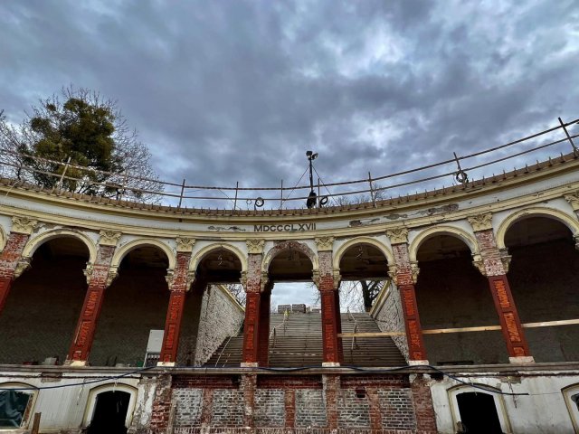 Czy pod ziemią zostaną znalezione kolejne skarby? Trwa odkopywanie pomieszczenia pod Bastionem Sakwowym [Foto]