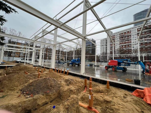 Trwa budowa hali i kortów tenisowych przy SP nr 72 [Foto]
