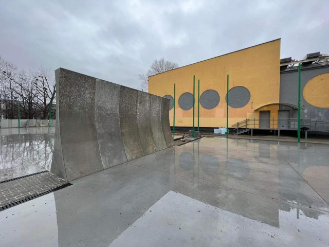 Trwa budowa hali i kortów tenisowych przy SP nr 72 [Foto]
