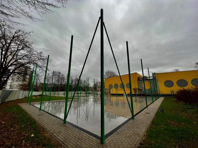 Trwa budowa hali i kortów tenisowych przy SP nr 72 [Foto]