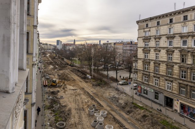 Na ulicy Pomorskiej i placu Staszica praca wre. Kiedy skończy się remont? [Foto]