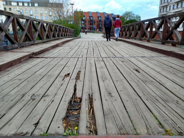 Remont Mostu świętej Klary zakończony. Można już przejść z Wyspy Słodowej na Bielarską [Foto, Szczegóły]