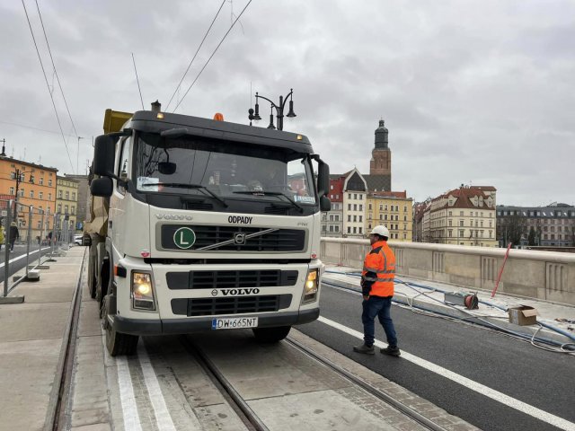 Testy obciążeniowe na Mostach Pomorskich. Kiedy otwarcie?
