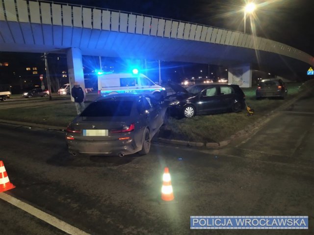 Kolizja na placu Społecznym. Powodem wjazd na czerwonym świetle [Foto]