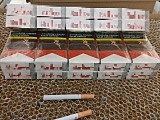Nielegalny handel papierosami ujawniony. 940 tys. sztuk zabezpieczonych przez policję [Foto, Wideo]