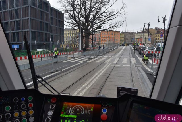 Tramwaj przejechał przez nowe Mosty Pomorskie. Kiedy otwarcie? [Zobacz Foto i Wideo z przejazdu]