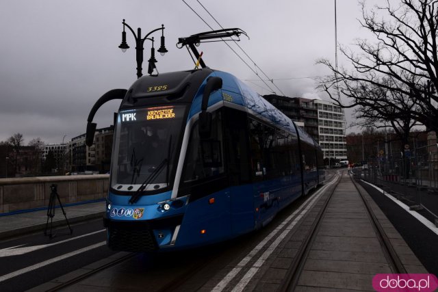 Tramwaj przejechał przez nowe Mosty Pomorskie. Kiedy otwarcie? [Zobacz Foto i Wideo z przejazdu]