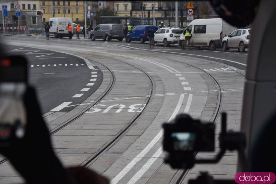 Tramwaj przejechał przez nowe Mosty Pomorskie. Kiedy otwarcie? [Zobacz Foto i Wideo z przejazdu]