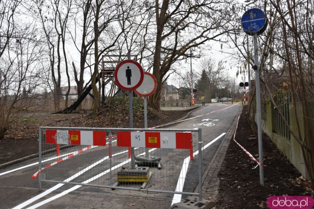 Dobiegają końca prace na ul. Agrestowej. Jest już asfalt i oznakowanie poziome [Foto]