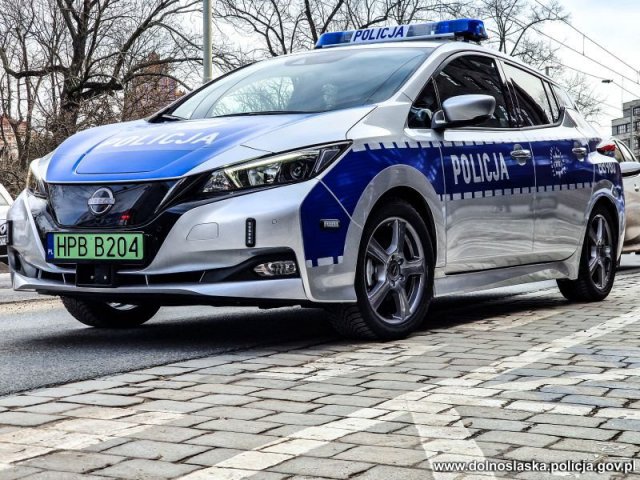 Przekazano 11 nowych pojazdów dla dolnośląskich policjantów [Foto, Wideo]
