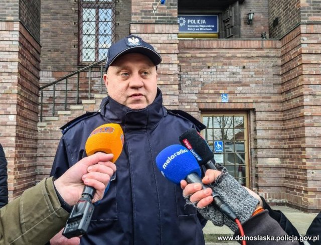 Przekazano 11 nowych pojazdów dla dolnośląskich policjantów [Foto, Wideo]