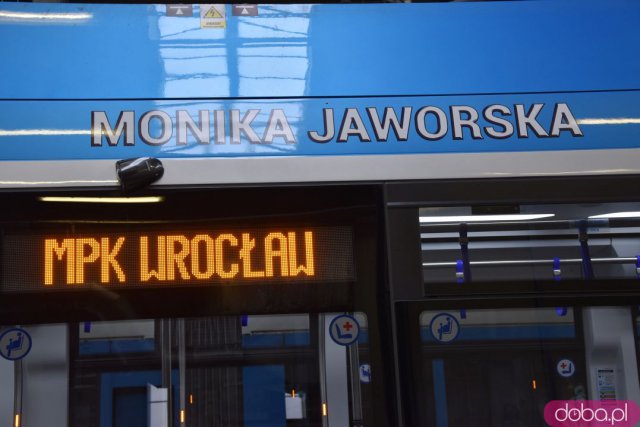 Monika Jaworska patronem kolejnego wrocławskiego tramwaju. Przywołano ciepłe wspomnienia podczas wzruszającej uroczystości [Foto, Wideo]