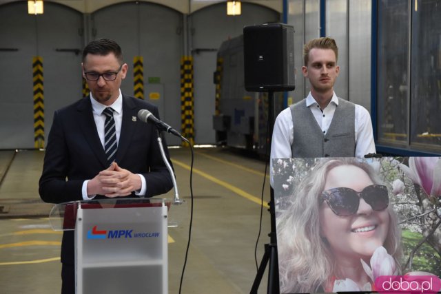 Monika Jaworska patronem kolejnego wrocławskiego tramwaju. Przywołano ciepłe wspomnienia podczas wzruszającej uroczystości [Foto, Wideo]