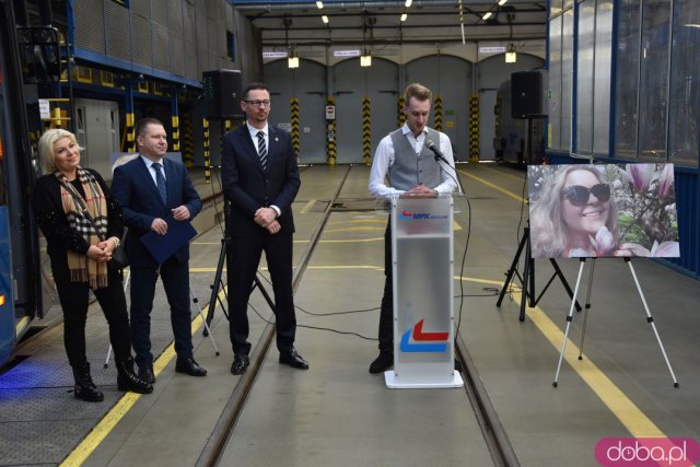 Monika Jaworska patronem kolejnego wrocławskiego tramwaju. Przywołano ciepłe wspomnienia podczas wzruszającej uroczystości [Foto, Wideo]