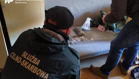 W jednym z wrocławskich mieszkań znaleziono szeroką gamę narkotyków [Foto]
