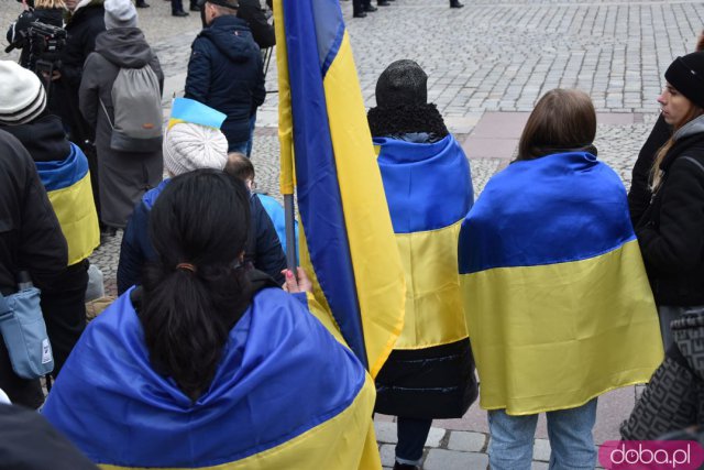 Zobacz, jak Wrocław obchodził rocznicę wybuchu wojny w Ukrainie [Foto, Wideo]