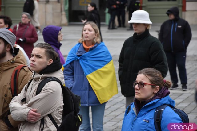 Zobacz, jak Wrocław obchodził rocznicę wybuchu wojny w Ukrainie [Foto, Wideo]