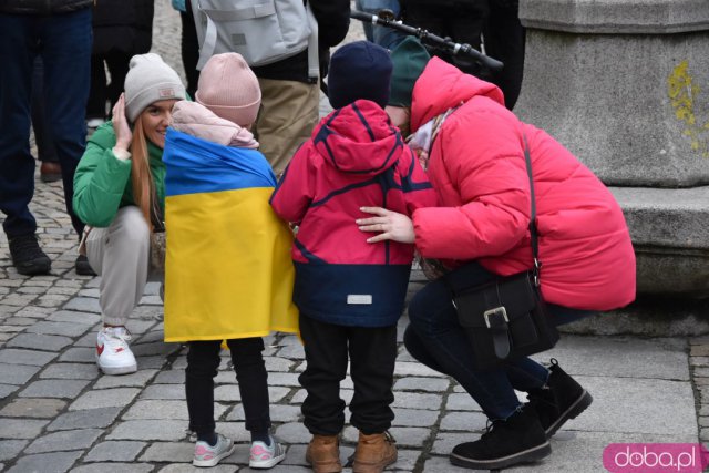 Zobacz, jak Wrocław obchodził rocznicę wybuchu wojny w Ukrainie [Foto, Wideo]