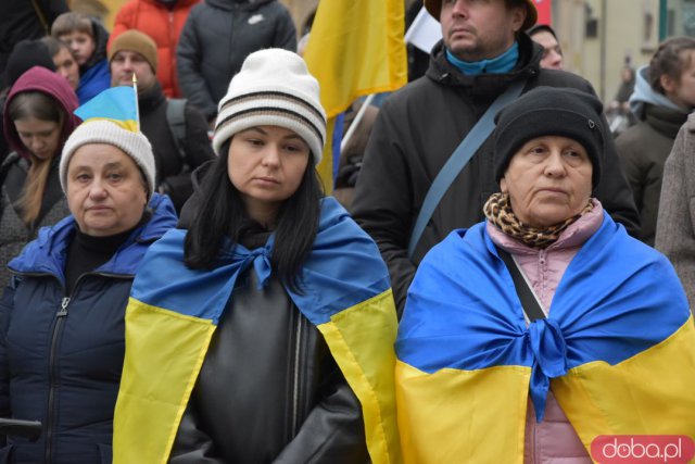 Zobacz, jak Wrocław obchodził rocznicę wybuchu wojny w Ukrainie [Foto, Wideo]