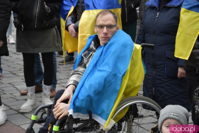 Zobacz, jak Wrocław obchodził rocznicę wybuchu wojny w Ukrainie [Foto, Wideo]