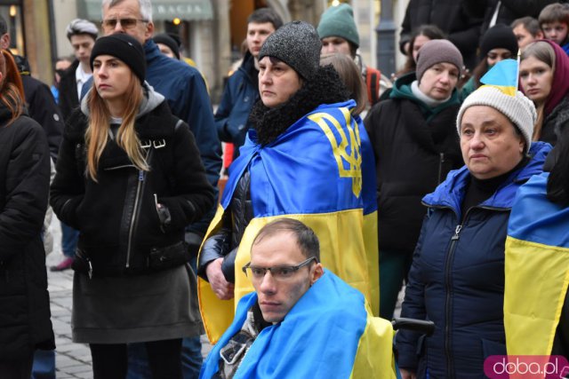 Zobacz, jak Wrocław obchodził rocznicę wybuchu wojny w Ukrainie [Foto, Wideo]